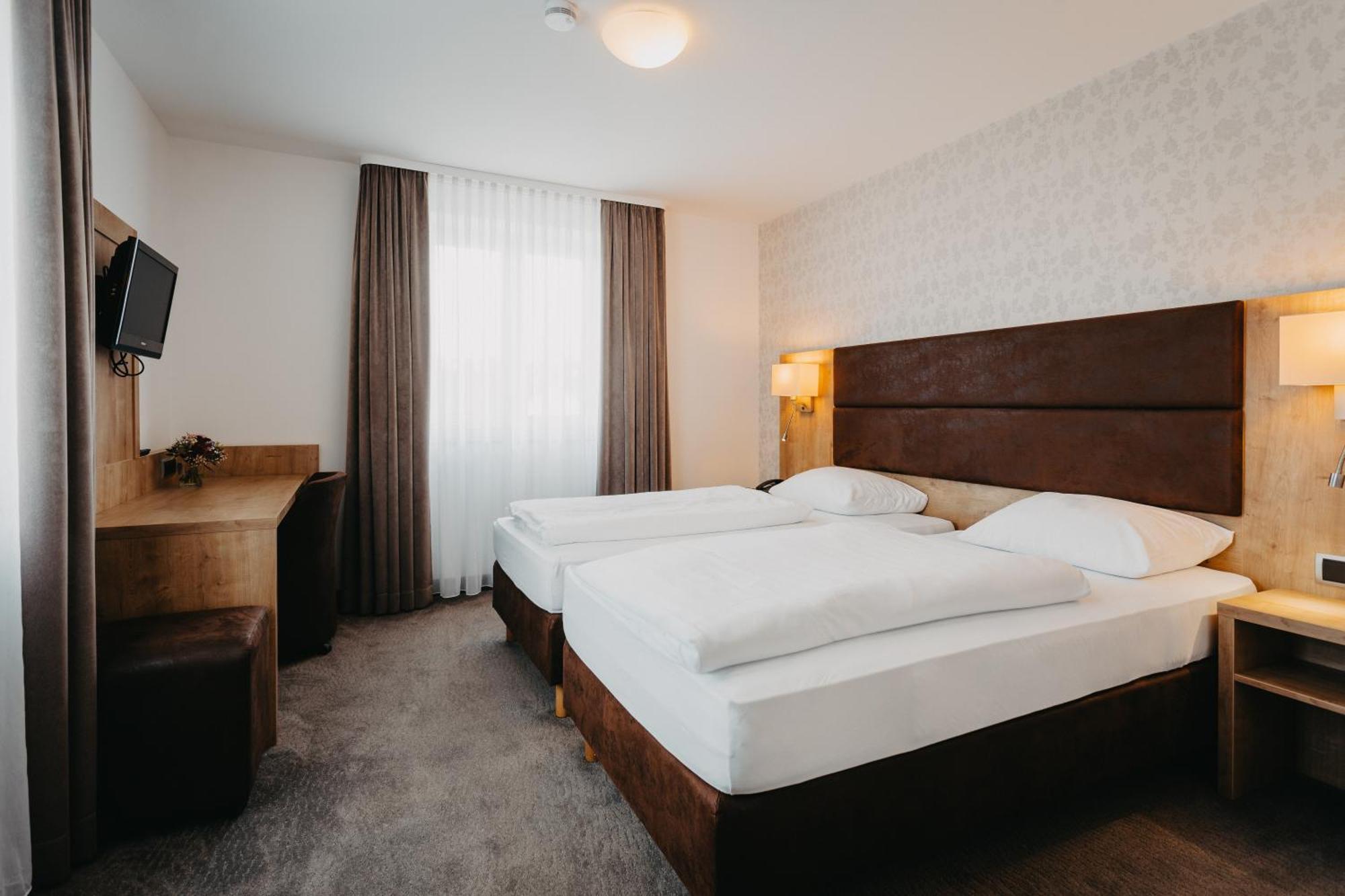 Hirschenwirt Hotel 3*